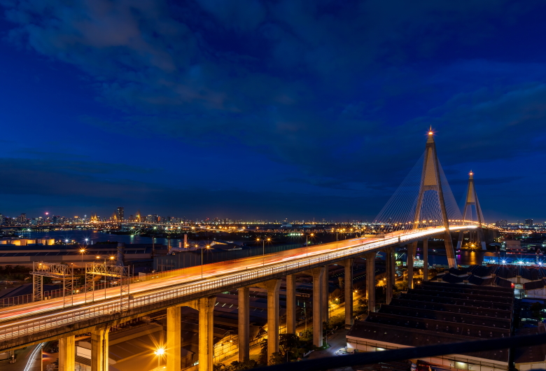 Sky-Bridge-Lighting-Design-Menciptakan-Atmosfer-yang-Memukau-di-Jembatan-CIPTAKIRANA-1.