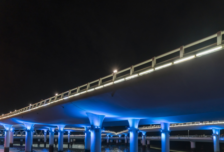 Sky-Bridge-Lighting-Design-Menciptakan-Atmosfer-yang-Memukau-di-Jembatan-CIPTAKIRANA-2
