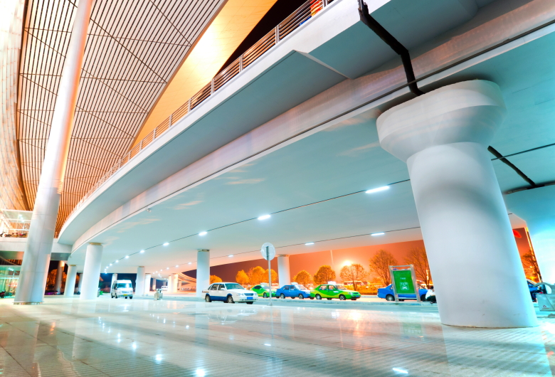 Lighting-Design-Mall-untuk-Fasad-dan-Interior-Mall-yang-Lebih-Menarik-CIPTAKIRANA-1
