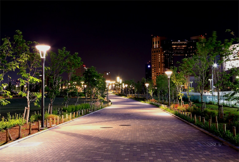 Tips Memilih Landscape Lighting untuk Taman dan Ruang Terbuka