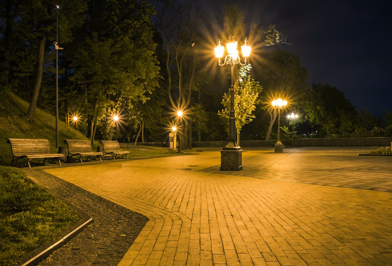 Konsultan-Special-Lighting-untuk-Proyek-Penerangan-Jalan-Taman-dan-Landmark-Kota-Cipta-Kirana
