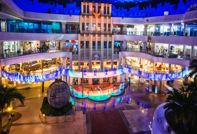 Konsultan-Lighting-Facade-Mall-Solusi-untuk-Fasad-Mewah-Futuristik-dan-Modern-Cipta-Kirana-2.